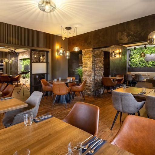 Garden Restaurant & Pension Pardubice Exteriör bild