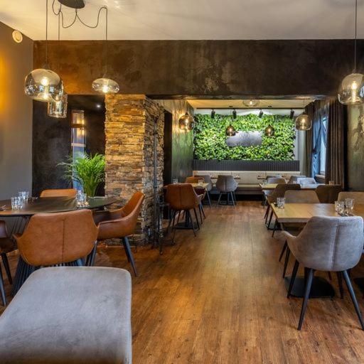 Garden Restaurant & Pension Pardubice Exteriör bild